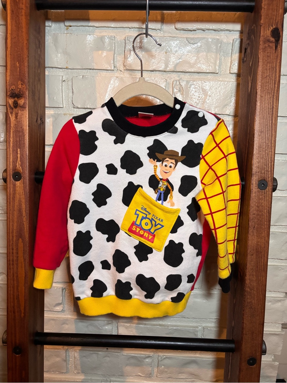 🌻 3/$25🌻 Disney Toy Story Woody Sweater